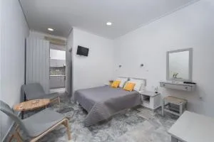 Pavlimari Studios - Skala Mistegnon