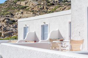 Gorgona Ios Greece