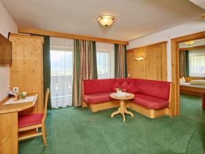 Suite with Mountain View room in Hotel Sonnhof