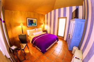 Azul Colonial