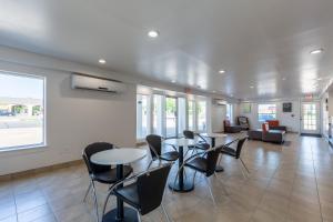 Studio 6-Bryan, TX - University Area