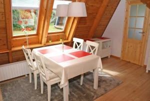 Zeltdachhaus mit moderner Ausstattung