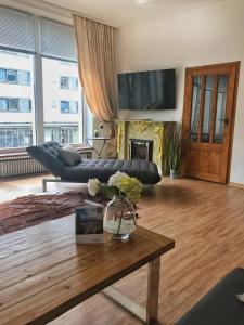 Golden GaPa Central Large Family Apartment 24