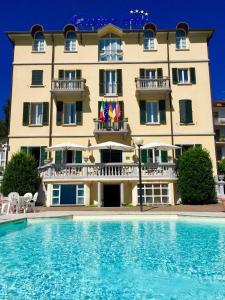 4 star hotel Caroline Hotel Brusimpiano Italia