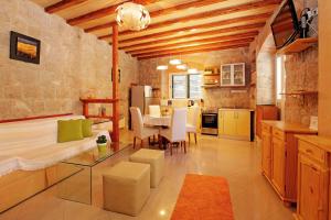 All you need Old Town studio