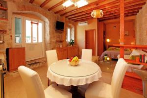 All you need Old Town studio