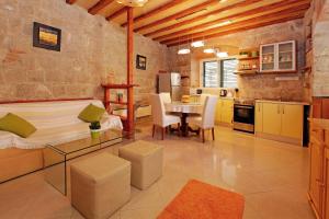 All you need Old Town studio