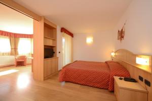 Superior Triple Room room in Hotel La Soldanella
