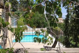 Appartement Appartement Rez de jardin de villa, avec terrasse, jardin et piscine Peypin Frankreich