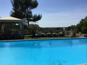 Коттедж Superbe G&icirc;te pour 2 personnes avec piscine, proche d'Eygali&egrave;res, avec une jolie vue sur les Alpilles Оргон Франция