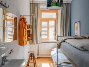 Triple Room with Shared Bathroom room in Vienna Hostel Ruthensteiner