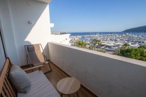 Premium Double Room with Terrace room in Hotel Tres Torres