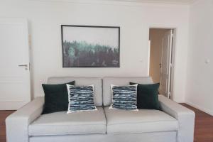 Bica Patio 3BDR Duplex by LovelyStay