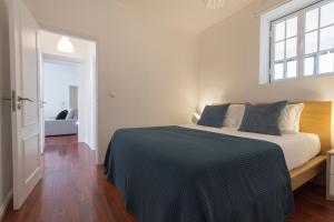Bica Patio 3BDR Duplex by LovelyStay