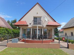 CSEVI Apartmanház - 4hvězdičkové hotely ve městě Mezőkövesd