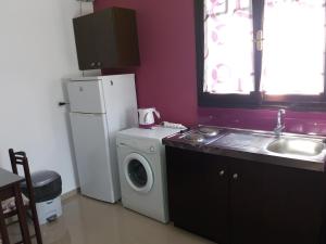 Manos Apartments