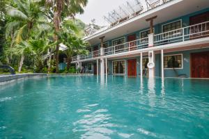 Oceanfront Hotel Verde Mar direct access to the beach