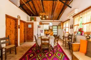 Aadonis traditional house on the Sea - Kolimvárion