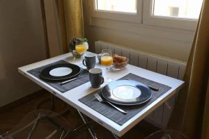 Appartements Remodeled Parisian Apartment : photos des chambres