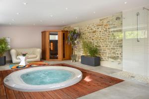 Hotels Logis Hotel Spa Restaurant Au Site Normand : photos des chambres