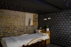 Hotels Logis Hotel Au Site Normand : photos des chambres