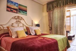 Double Room with Sea View room in Hotel La Colina