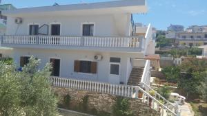 Family Room with Balcony room in Villa Juli Hasani