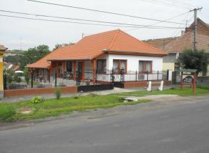 Pensionas S&aacute;tor-Hegy Vend&eacute;gh&aacute;z Aba&uacute;jsz&aacute;nt&oacute; Vengrija