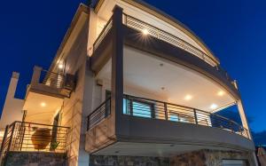 luxurious house near the sea