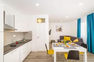 Apartment with Garden View room in Villa Topesa