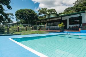 Henri's House, El Castillo de La Fortuna