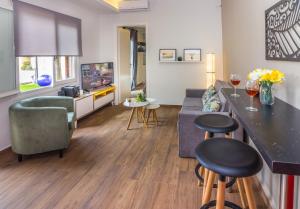 Olive Garden Holiday Home steps to Beach 1