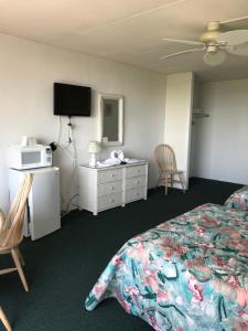 Deluxe Double Room room in Gold Crest Motel
