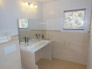 Hotels Villa Martegale Hotel Restaurant : Chambre Triple