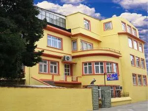 Yellow Rose Pansiyon - 埃杰阿巴德