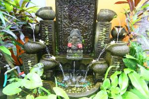 Loka Sari Guest House and Spa