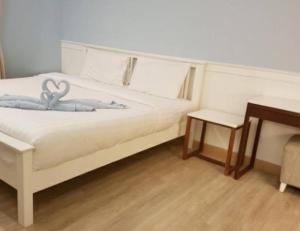 The sea condominium by Supitsa