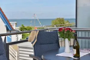 Bernstein Suite - Glowe