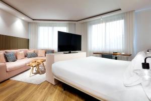 Junior Suite room in Hotel SB Icaria Barcelona