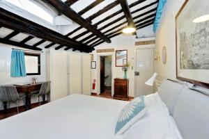Rome Accommodation Navona Apartment