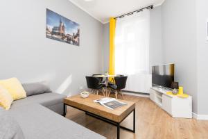 Yellow Apartment Old Town Air Condition p4you pl