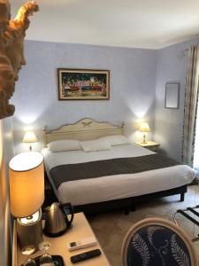 Hotels Chateau de Challanges : photos des chambres