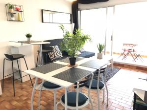 Appartements Exceptionnel ! Appartement vue imprenable sur mer. : photos des chambres