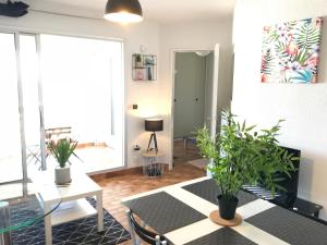 Appartements Exceptionnel ! Appartement vue imprenable sur mer. : photos des chambres