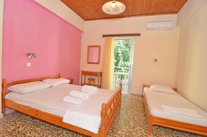 Levante taverna studios