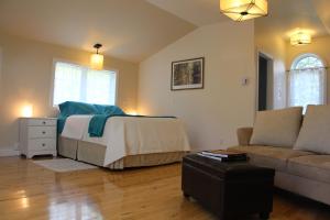 La Maison Jaune DEastman