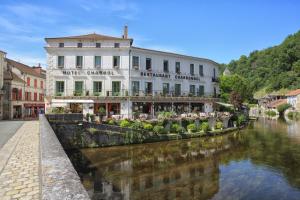 Hotels Hotel Restaurant Charbonnel : photos des chambres