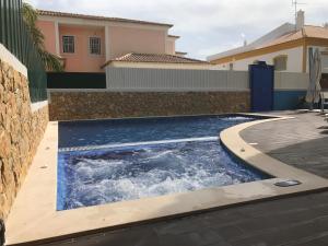Full private 300sqm Villa Jacuzzi Heated Pool Ideal & quiet location