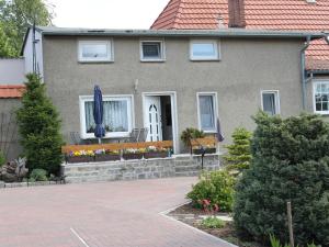 Comfortable Apartment in Steffenshagen with Garden