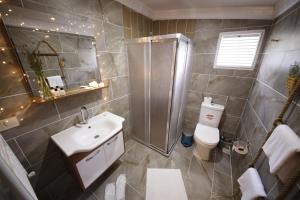 Double Room with Mountain View room in Serinyer Dağ Evi